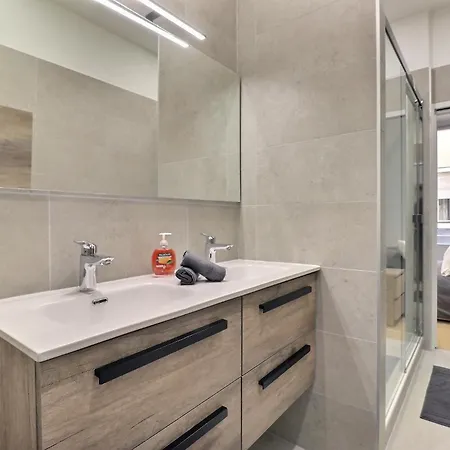 De Standing Pour 6 Refait A Neuf Apartment Lyon