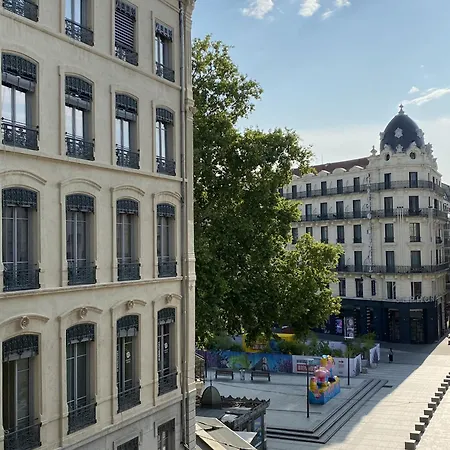 De Standing Pour 6 Refait A Neuf Apartment