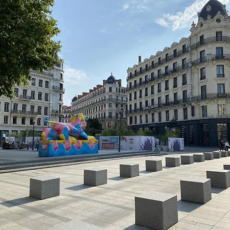 De Standing Pour 6 Refait A Neuf Apartment
